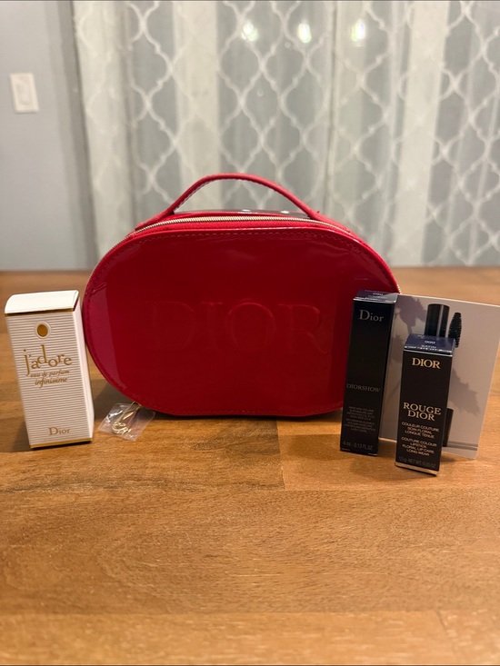 Dior Handbags - Dior Glossy Red Patent Toiletry Case
